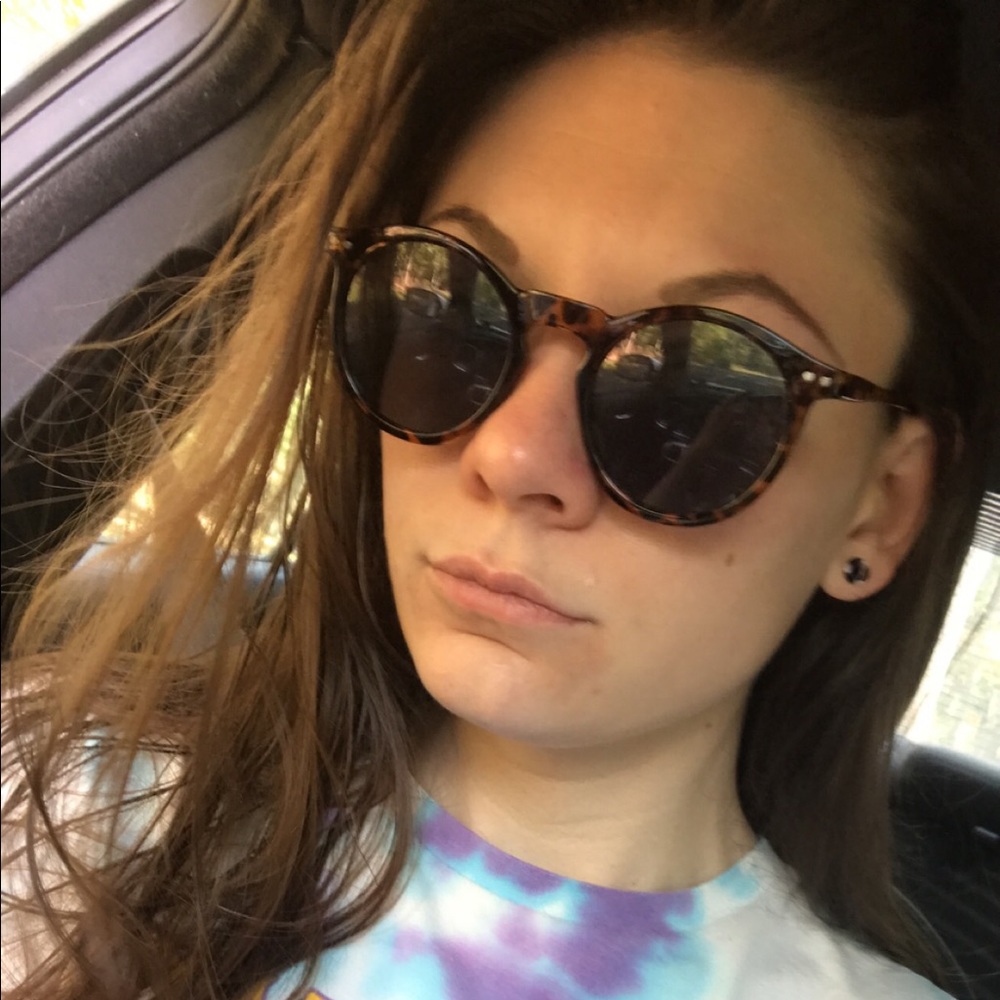 Meet your Posher, Kayla